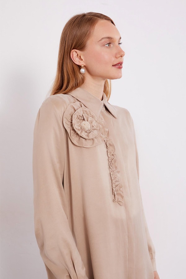 LevidorBej Fırfır Çiçek Detay Cupra Gömlek
