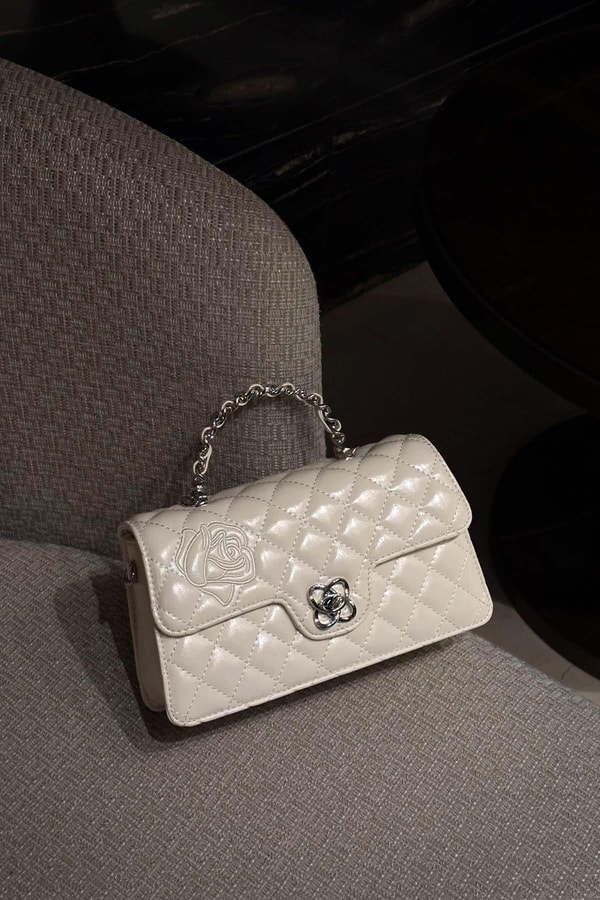 LevidorBej Gül Baskılı El Çantası