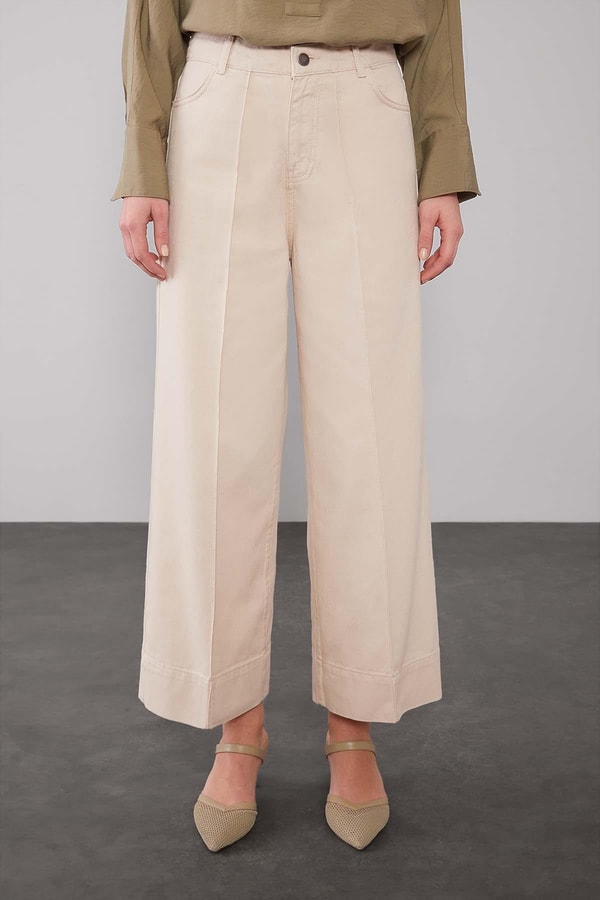 LevidorBej Katlı Paçalı Wideleg Pantolon