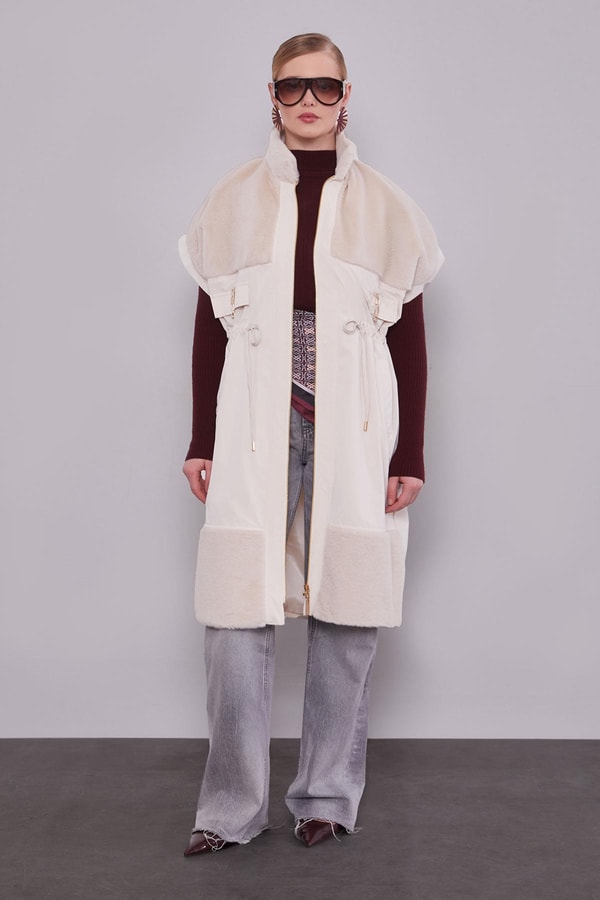 LevidorBej Kürk Yakalı Yelek