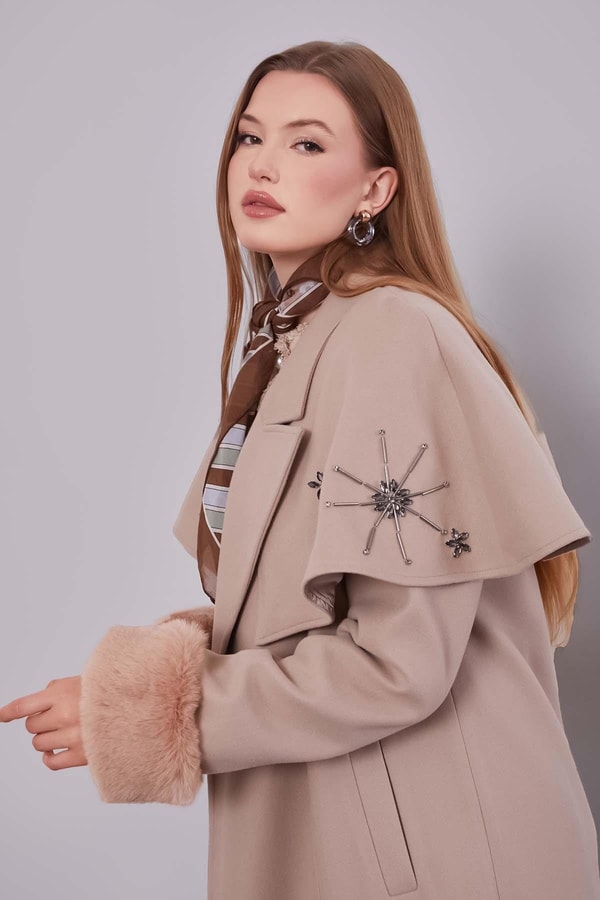 LevidorBej Pelerin Detaylı Kaban