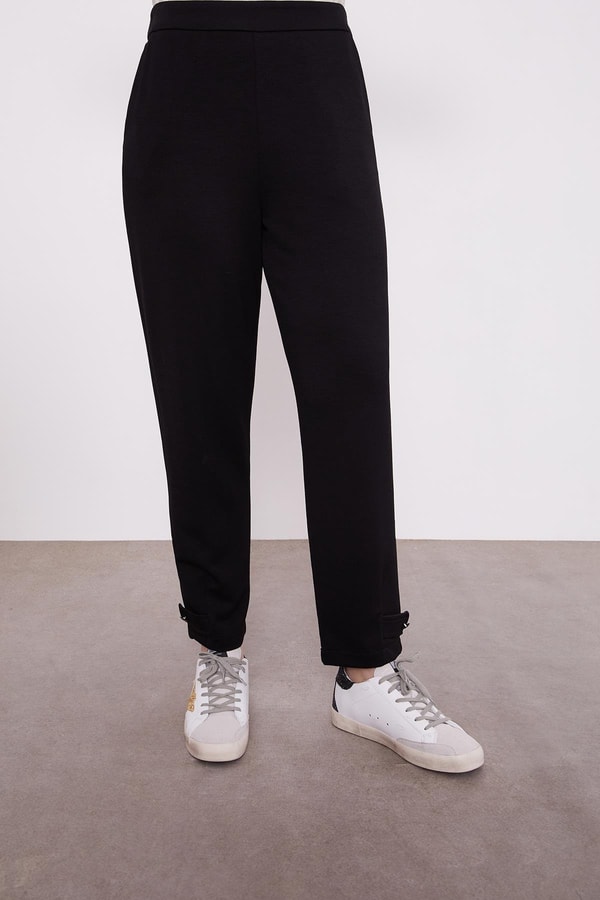 LevidorBej-Siyah Ribanası Düğme Detaylı Hırkalı Takım