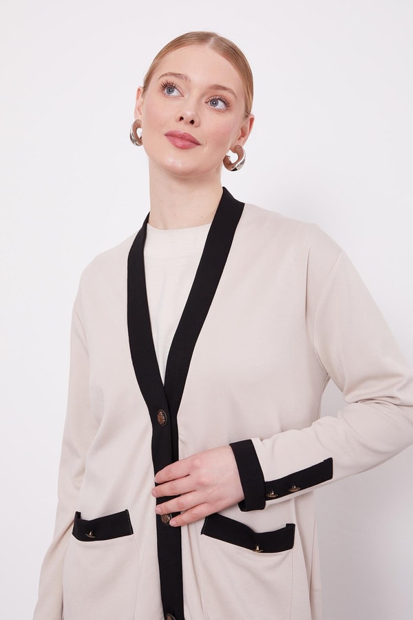 LevidorBej-Siyah Ribanası Düğme Detaylı Hırkalı Takım