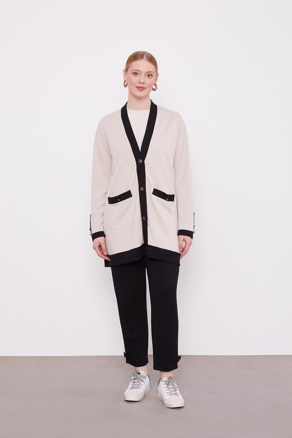 LevidorBej-Siyah Ribanası Düğme Detaylı Hırkalı Takım