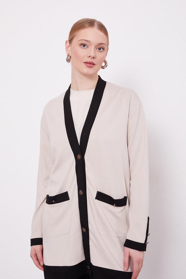 LevidorBej-Siyah Ribanası Düğme Detaylı Hırkalı Takım