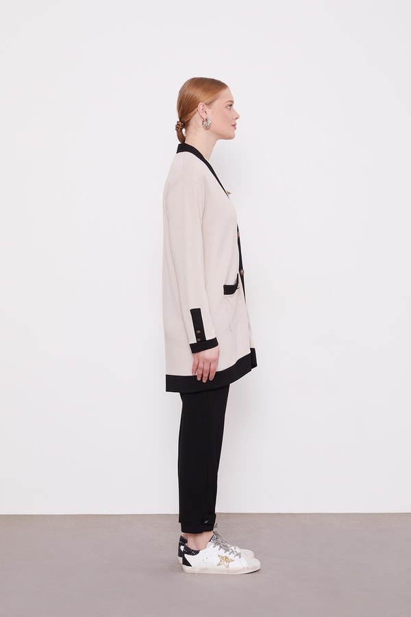 LevidorBej-Siyah Ribanası Düğme Detaylı Hırkalı Takım