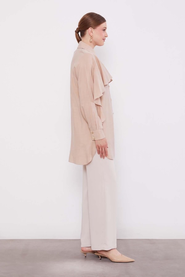 LevidorBej Volan Detay Düğmeli Gömlek