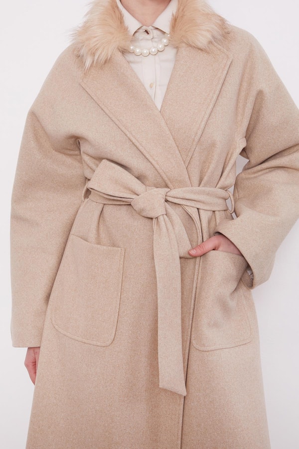 LevidorBej Yakası Küklü Kuşaklı Kaşe Kaban