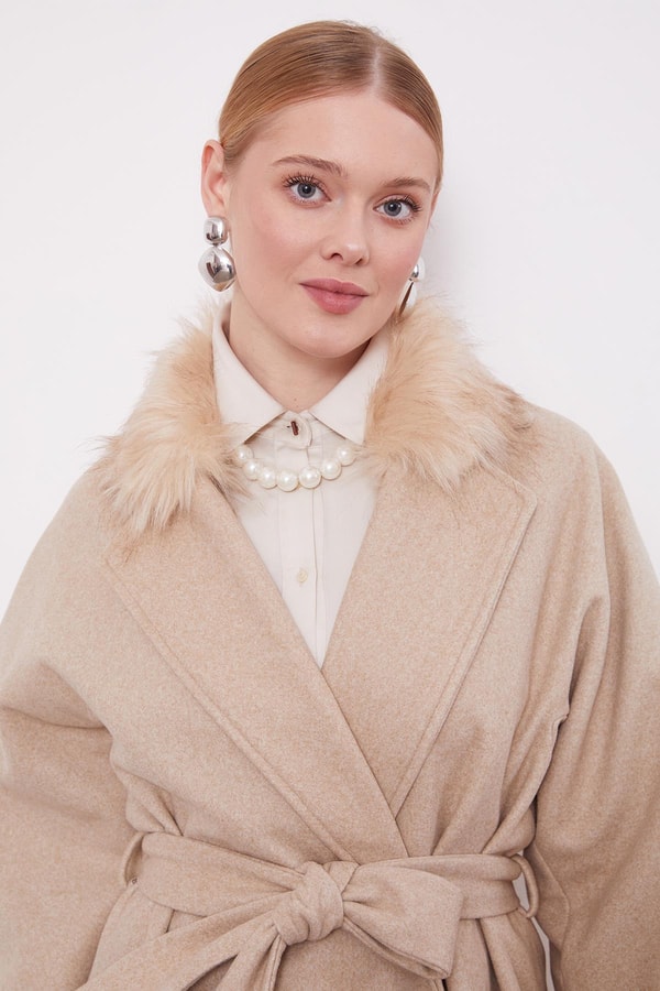 LevidorBej Yakası Küklü Kuşaklı Kaşe Kaban