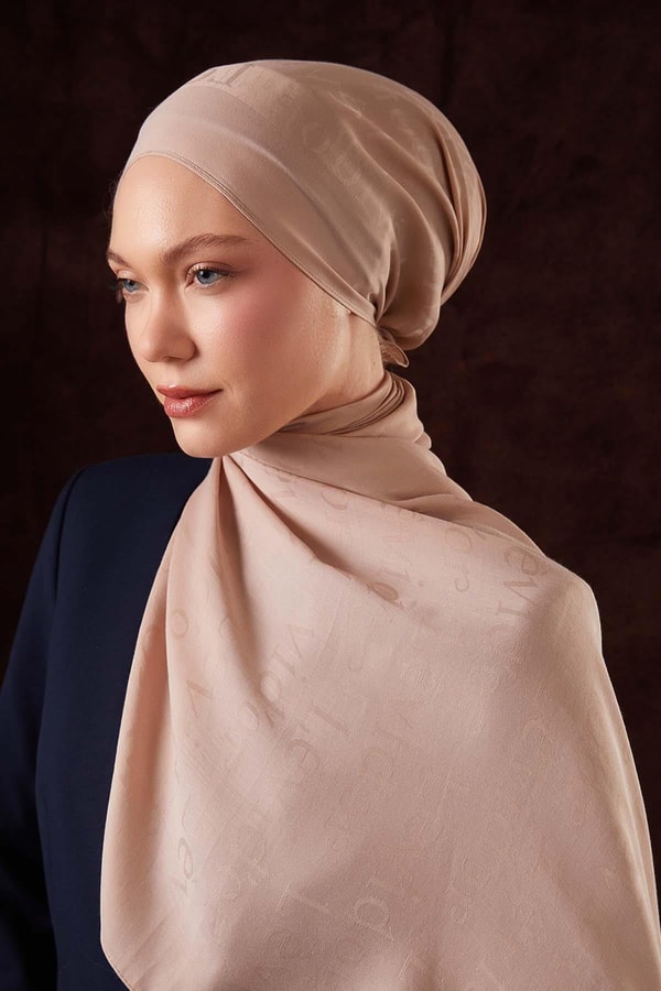 LevidorBej Yazı Baskılı Naia Jakar Şal