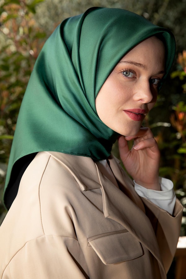 LevidorBenetton Çift Taraflı Twill İpek Eşarp