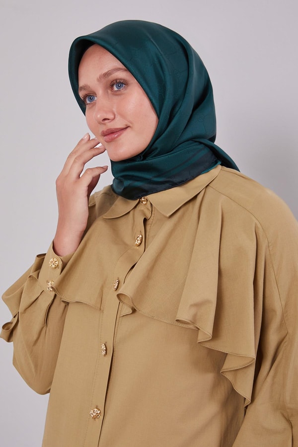 LevidorBenetton Kenar Şeritli Monogram İpek Eşarp