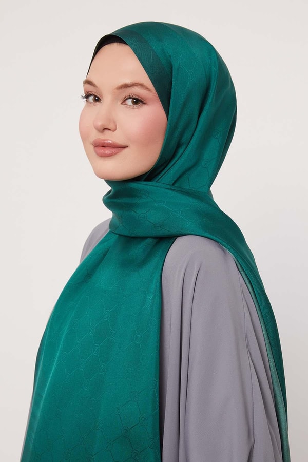 LevidorBenetton Petek Desen Monogram İpek Şal