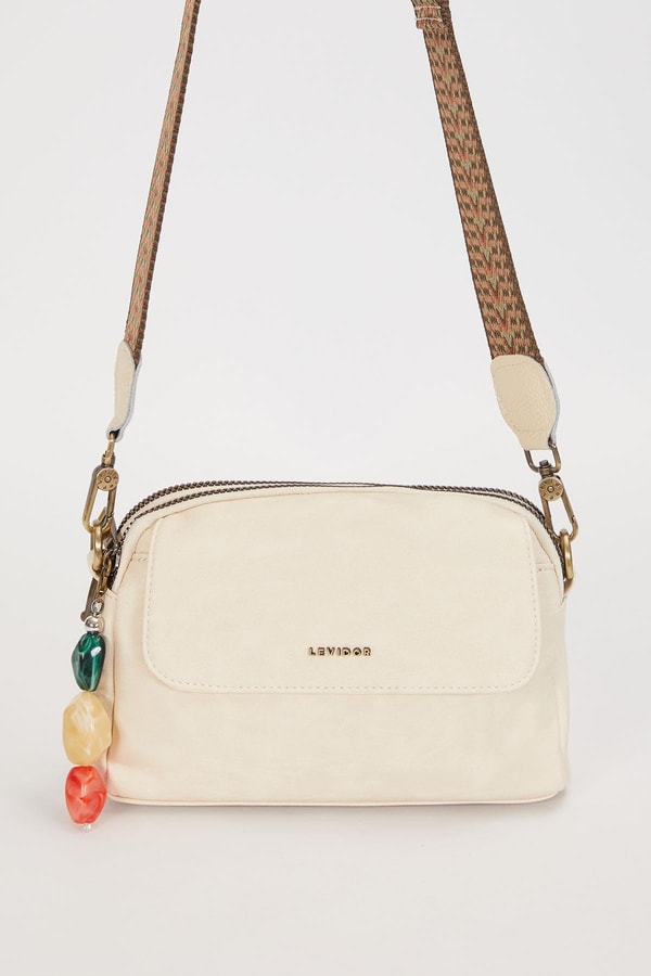 LevidorBeyaz Boncuk Aksesuar Detaylı Omuz Çantası