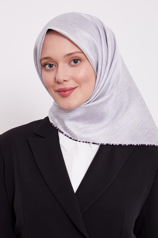 LevidorBeyaz Çizgili Twill İpek Eşarp