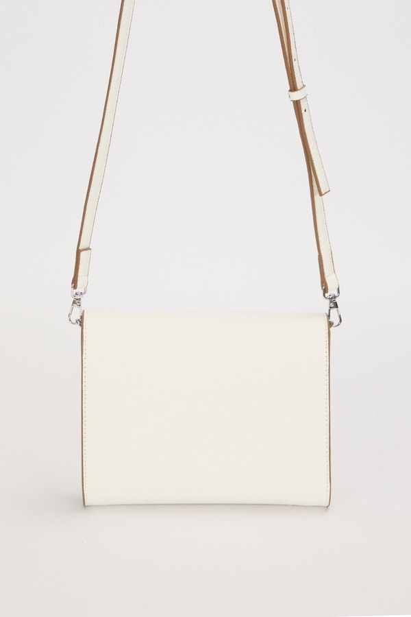 LevidorBeyaz Düz Form Omuz Çantası