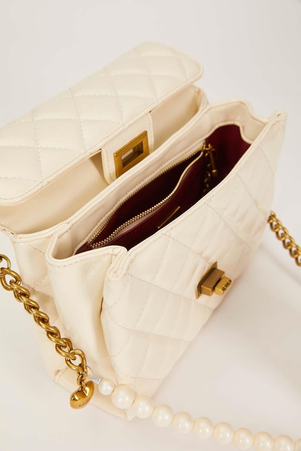 LevidorBeyaz İnci Ve Kalp Aksesuar Detaylı Omuz Çantası