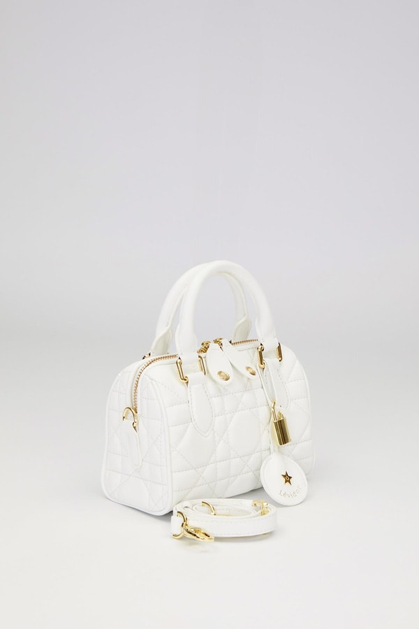 LevidorBeyaz Kilit Aksesuar Detaylı El Çantası