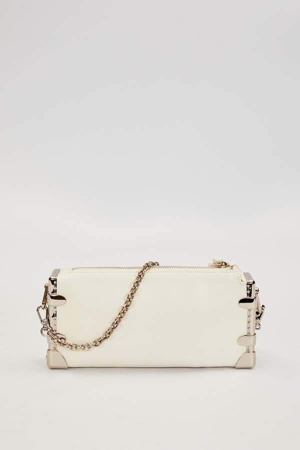 LevidorBeyaz Metal Köşeli Omuz Çantası