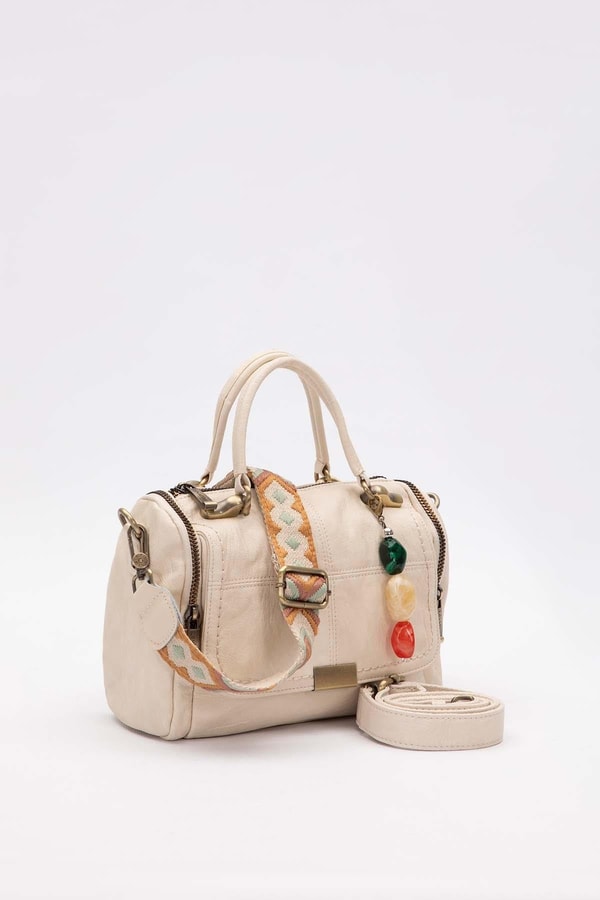 LevidorBeyaz Taş Aksesuar Detaylı Omuz Çantası