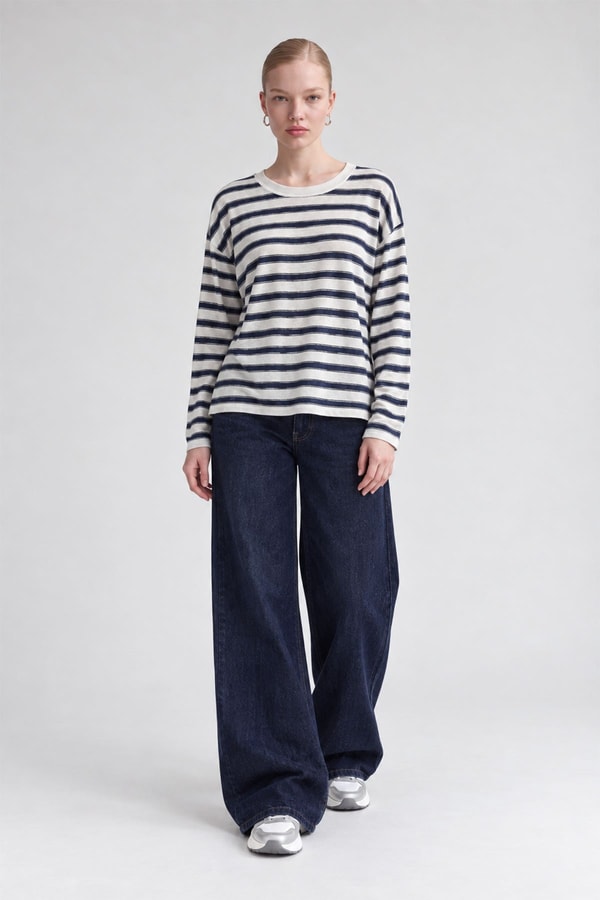LevidorBisiklet Yaka Oversize Sweatshirt Mavi-Beyaz