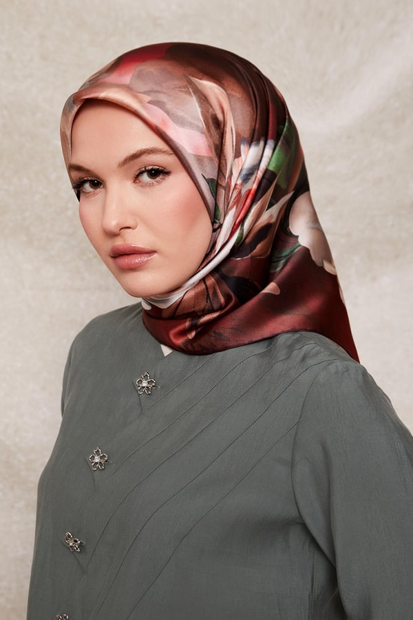 LevidorBordo Çiçek Desenli Twill İpek Eşarp