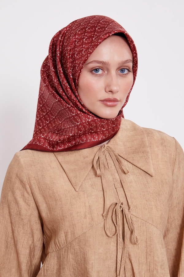 LevidorBordo El Yazısı Desen Twill İpek Eşarp