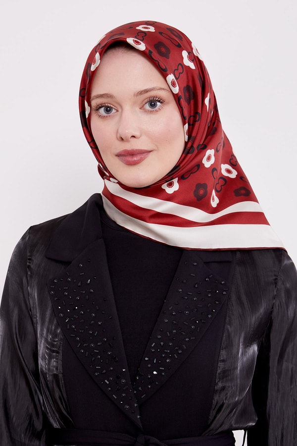 LevidorBordo-Siyah Papatya Desen Twill İpek Eşarp