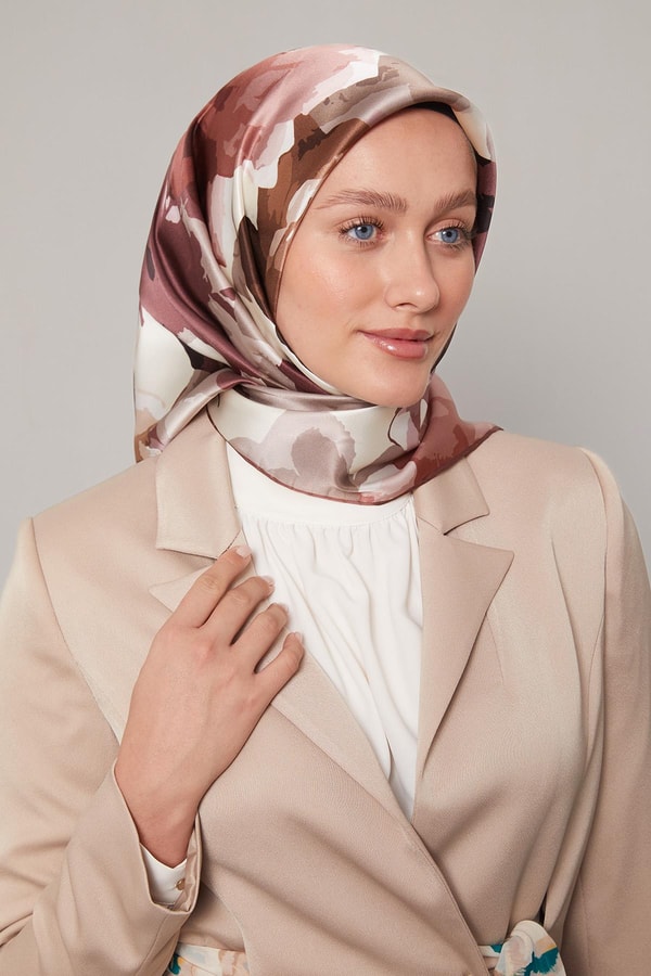 LevidorBordo Soyut Çiçek Desen Sura İpek Eşarp
