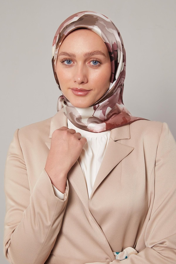 LevidorBordo Soyut Çiçek Desen Sura İpek Eşarp