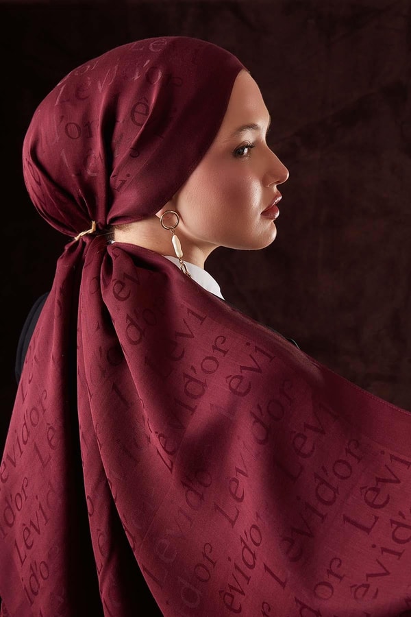 LevidorBordo Yazı Baskılı Naia Jakar Şal