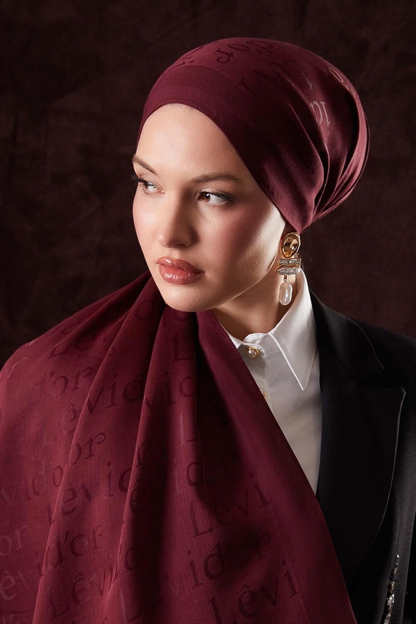 LevidorBordo Yazı Baskılı Naia Jakar Şal