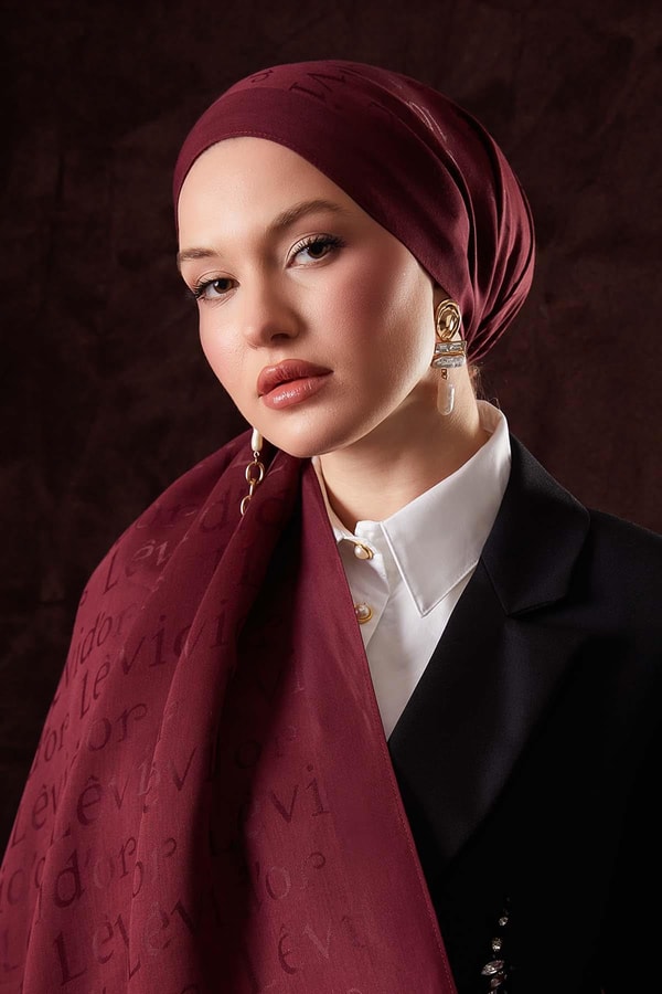 LevidorBordo Yazı Baskılı Naia Jakar Şal