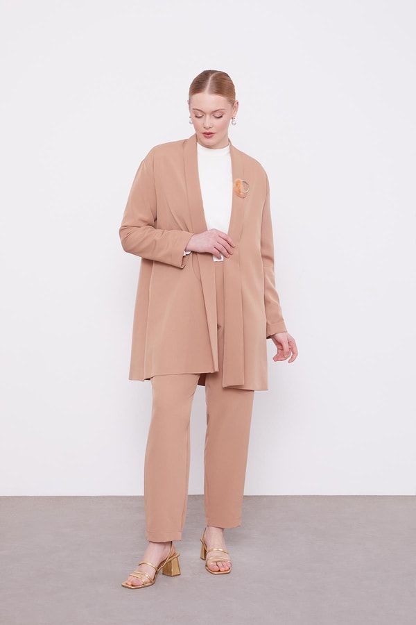LevidorCamel Broş Detaylı Tunik Takım