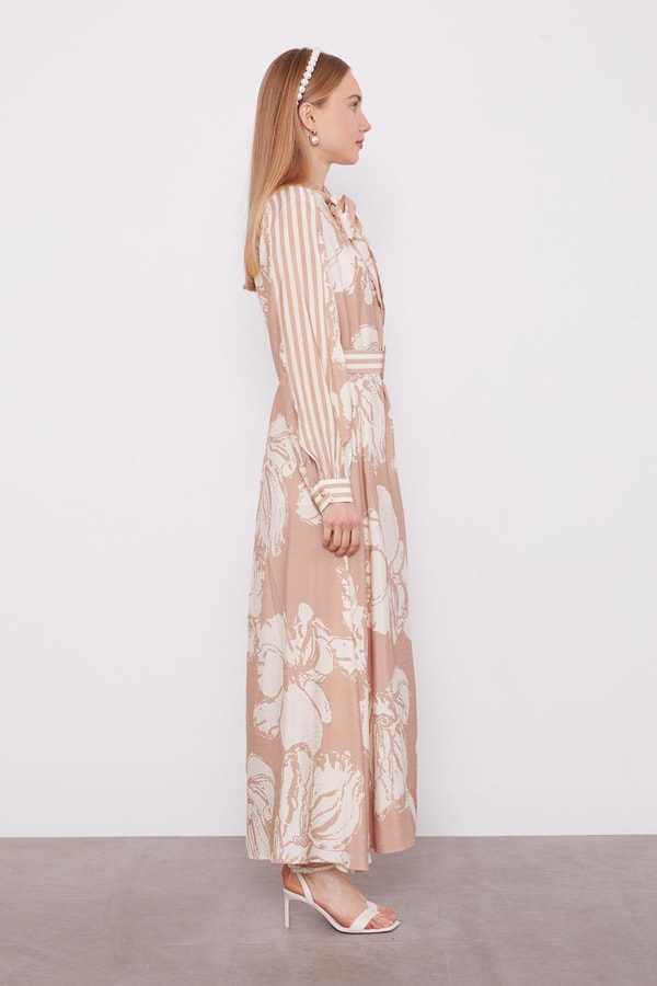 LevidorCamel Büyük Çiçek Desenli Elbise