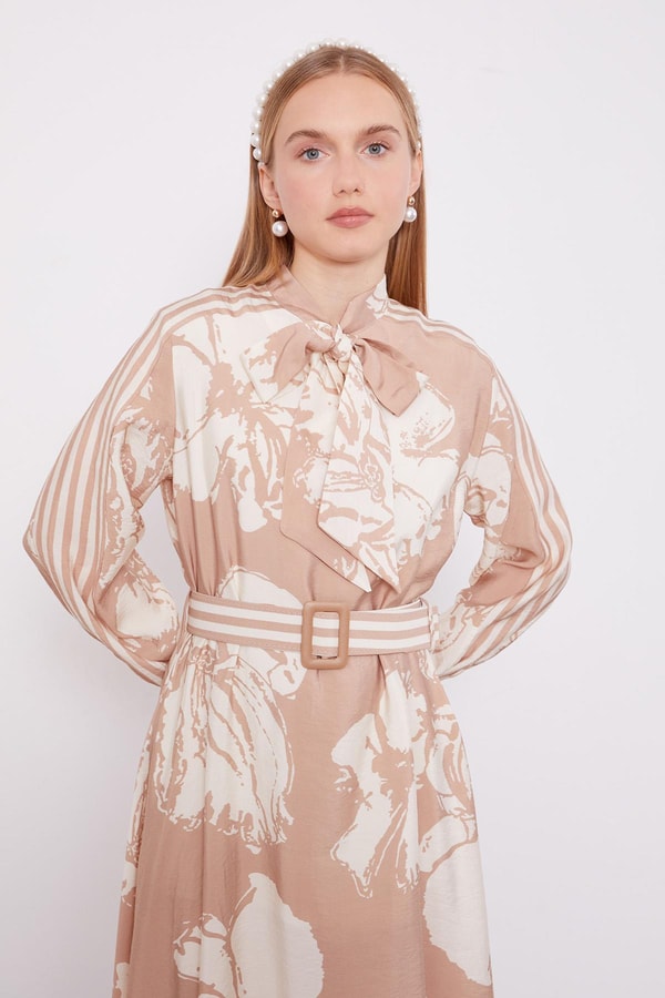 LevidorCamel Büyük Çiçek Desenli Elbise