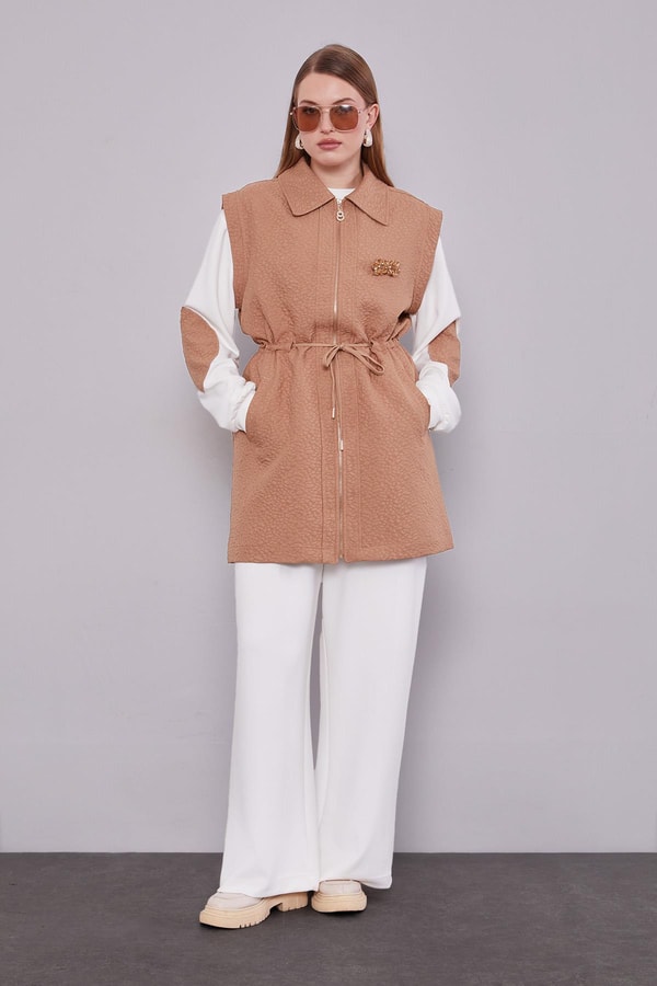 LevidorCamel Kendinden Desenli Yelekli Üçlü Takım