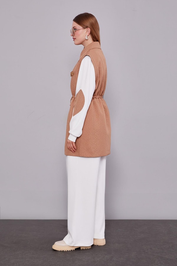 LevidorCamel Kendinden Desenli Yelekli Üçlü Takım