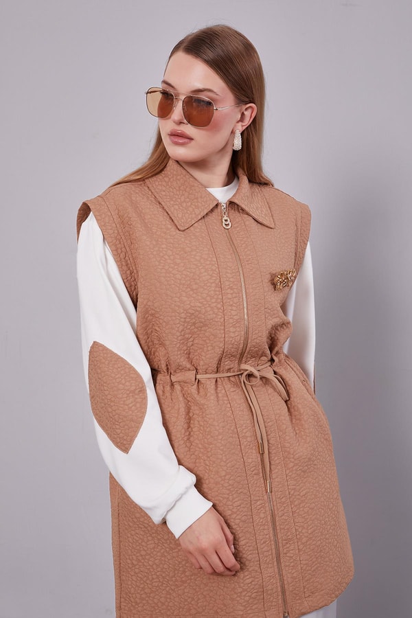 LevidorCamel Kendinden Desenli Yelekli Üçlü Takım