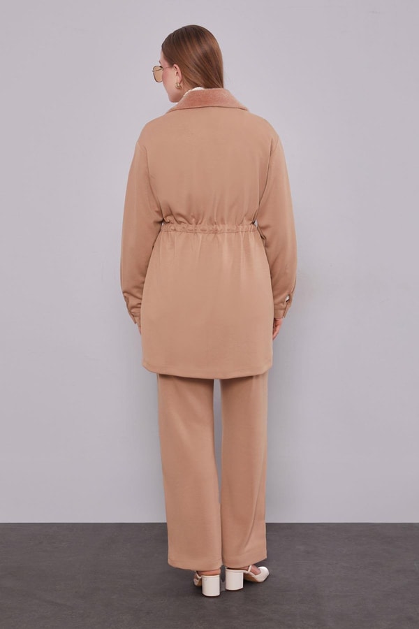 LevidorCamel Kruvaze Kürk Yakalı İkili Takım