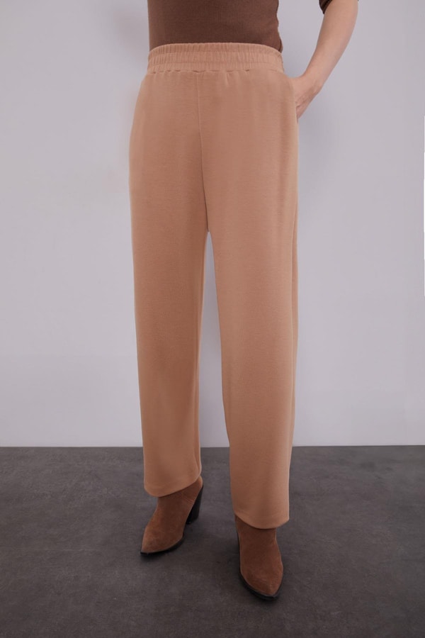 LevidorCamel Kürk Yaka Detaylı Yelek Takım