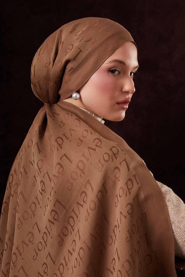 LevidorCamel Yazı Baskılı Naia Jakar Şal