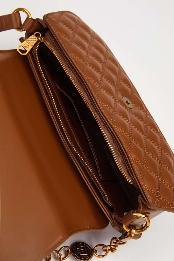 LevidorCamel Yelpaze Kilit Detay Çanta