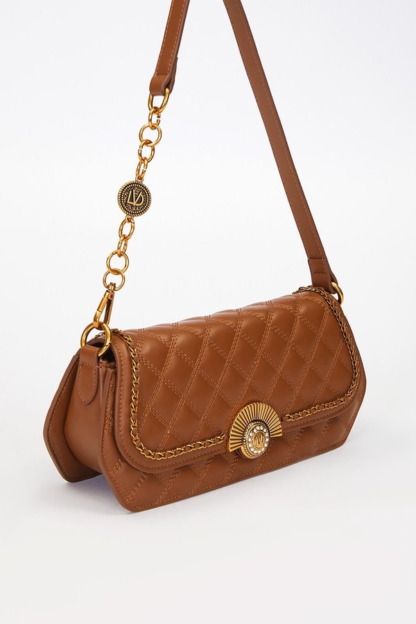 LevidorCamel Yelpaze Kilit Detay Çanta