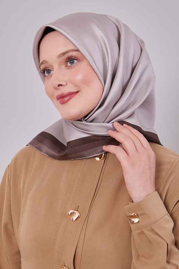 LevidorCappuccino Kenar Bordürlü Twill İpek Eşarp