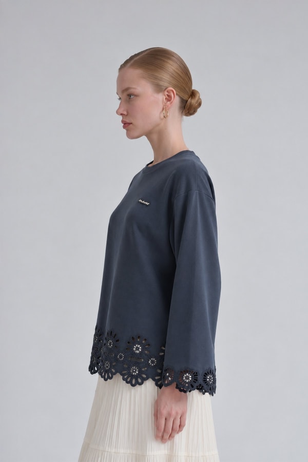 LevidorÇiçek Brode Detaylı Sweatshirt Lacivert