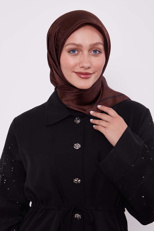 LevidorÇikolata Kahve Baklava Desen Monogram İpek Eşarp