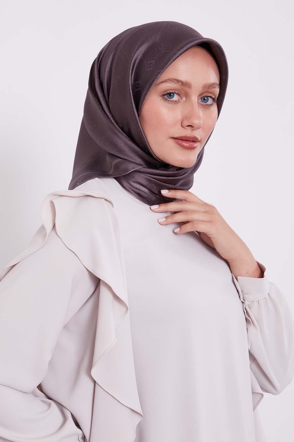 LevidorÇikolata Kahve Petek Desen Monogram İpek Eşarp