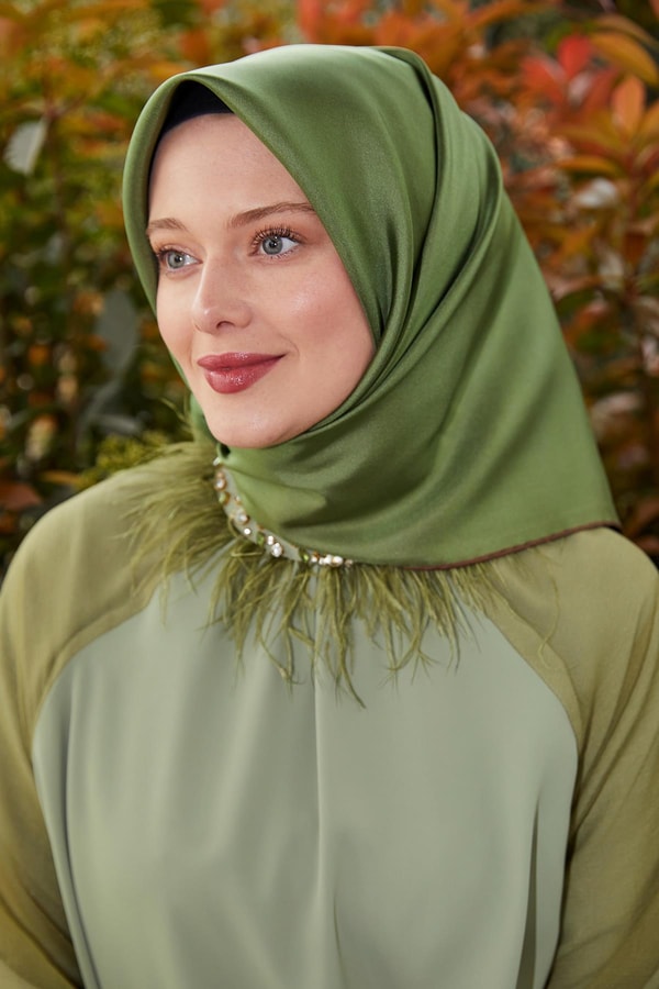 LevidorÇimen Yeşili Çift Taraflı Twill İpek Eşarp