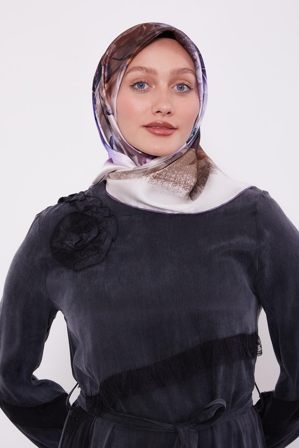 LevidorEflatun Çiçek Desen Sura İpek Eşarp